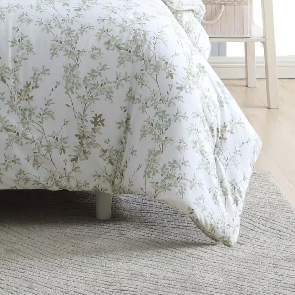 Laura Ashley Lindy Green Floral Patterned Comforter Set
